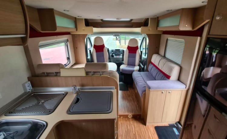 Comfortabele en luxe camper (4 personen)