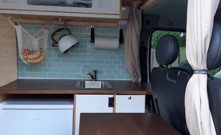 Miles – Off Grid Camper