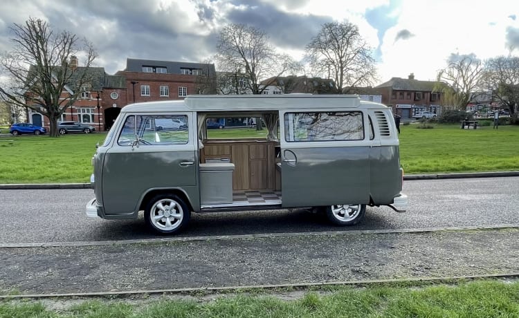 Dotty  – 2 berth Volkswagen campervan from 1972