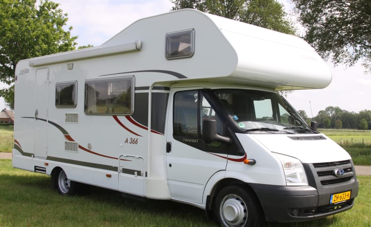 Carado A366 – Grand camping-car familial Carado A366 pour 7 personnes !!