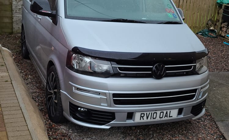 Silver bullet  – 3 berth Volkswagen bus from 2010