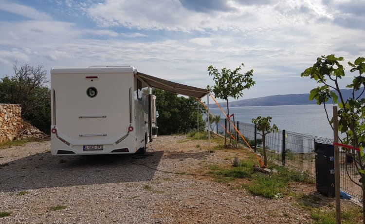 RILex – Brand new (2023) family mobile home for 4 people, luxury Benimar.