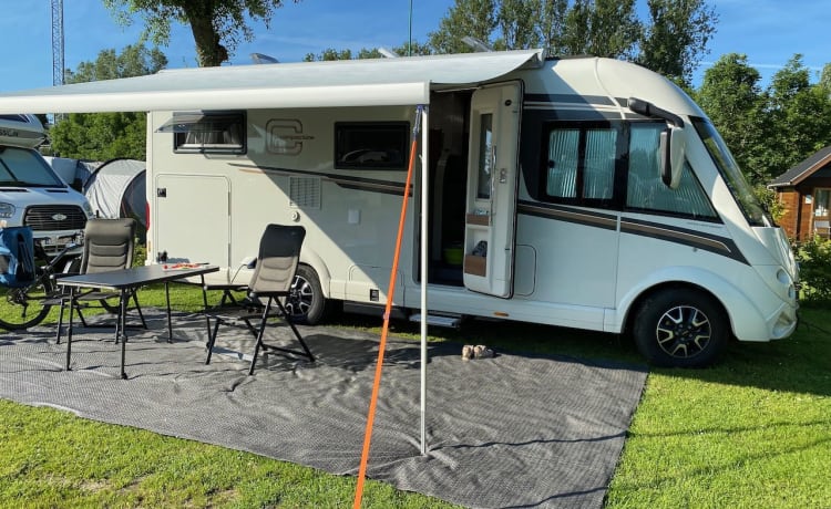 Luxueuze en comfortabele nieuwe Carthago camper