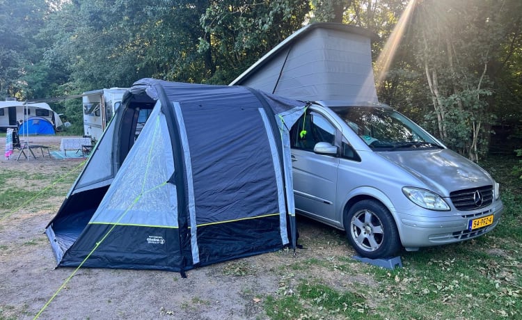 Mercedes-Benz campervan uit 2007