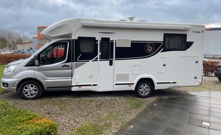 4 berth Benimar semi-integrated from 2021