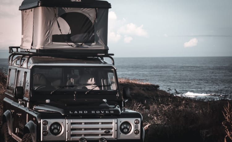 Landrover Defender 110 avec hébergement en tente