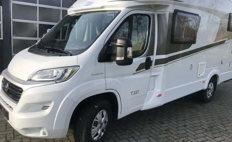 Noleggio camper Carado nuovo di zecca modello 2022 (fabbrica Hymer) Tipo T337