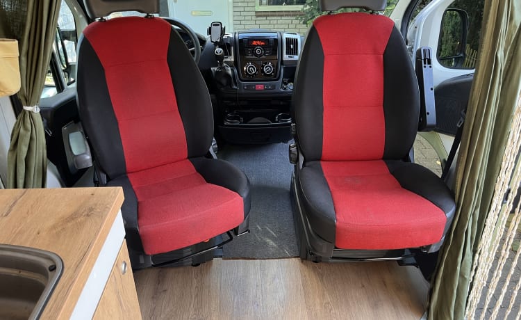 Haast kan de klere krijgen – Camping-car confortable en bus Fiat pour 2 personnes