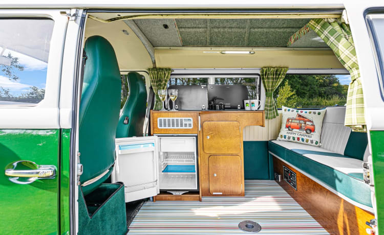 Monty – stunning 1979 4 berth VW Campervan  