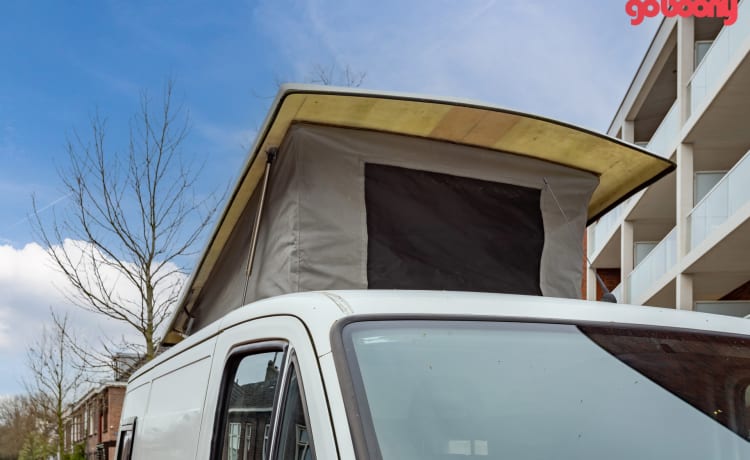 Dreamtime – Tough camper with off-grid possibilities