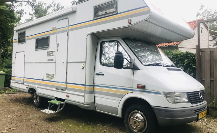 Happy Camper – Camper familiare autosufficiente di lusso (assicurazione inclusa)