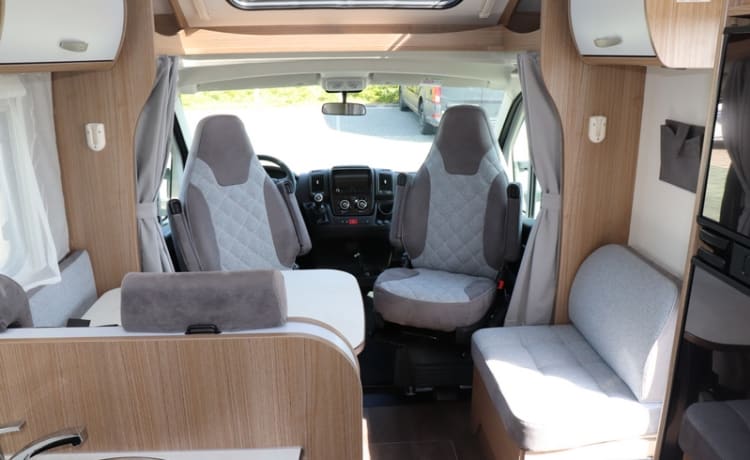 NIEUWE Complete luxe 2 tot 5 pers. familie camper