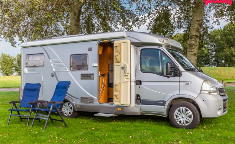 2p Hymer semi-intégré de 2006