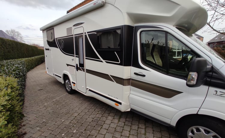 Benny – Nice camper for 4 people from 2022