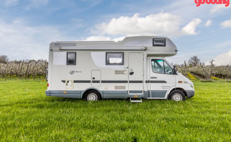 Mercedes Karmann Ontario - praktischer Familiencamper