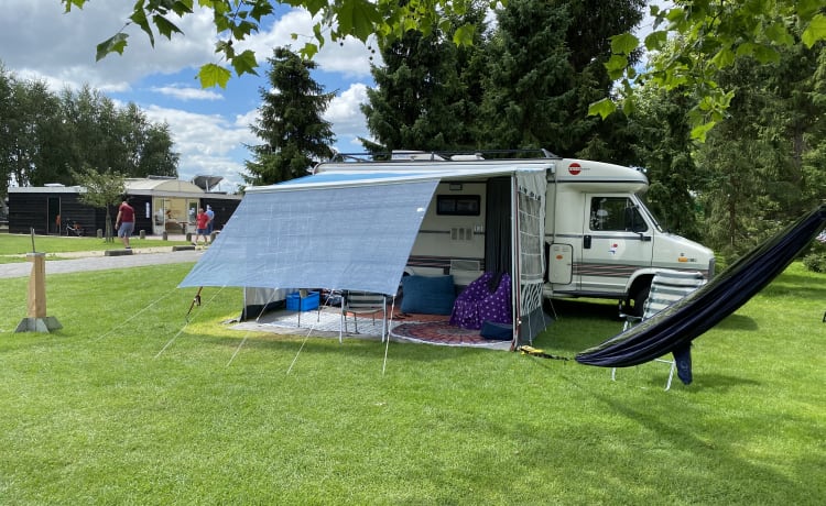 Bessie – Retro Camper von 1990 mit dem Luxus von heute!