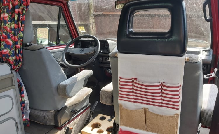 Dolly – Cuccetta VW T3 Westfalia Hightop 4 con molti extra aggiunti