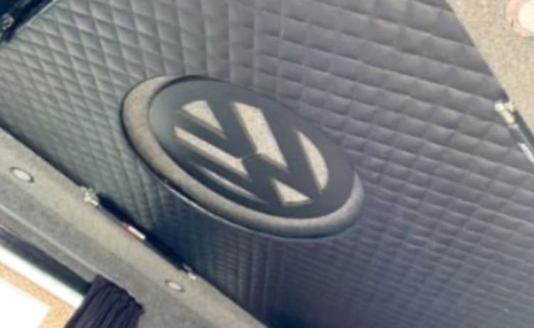 Velma – 4-persoons Volkswagen camper uit 2016