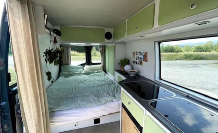 Betsie – 2p Renault campervan uit 2002