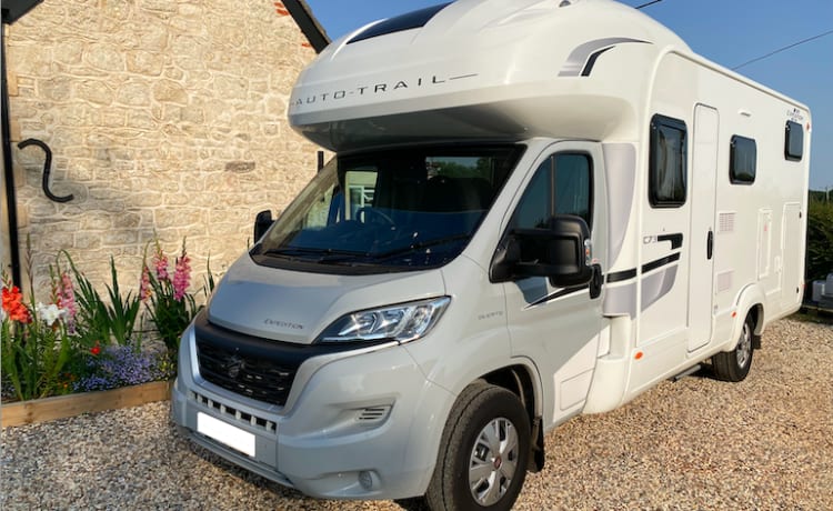 Expedition  – Expedition - 6 berth motorhome