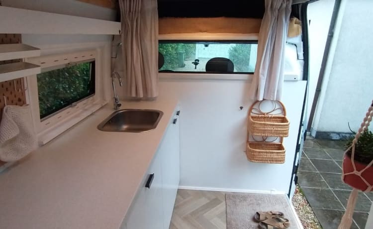 Deswadventure – Luxuriöser und komfortabler Campervan zur Miete in Gent