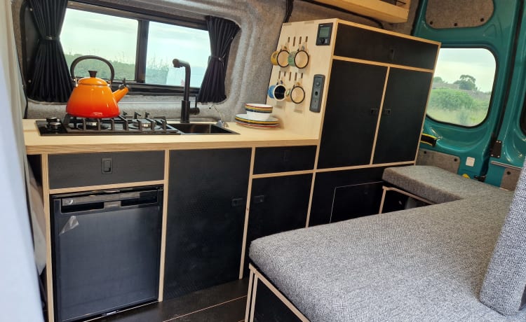 Saorsa – 2/3 Couchettes Ford Transit Custom Campervan