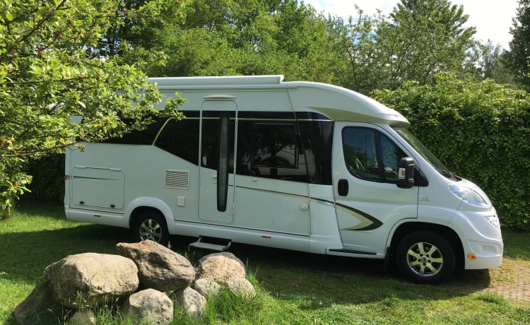 Notre maison blanche, un camping-car magnifique et extrêmement complet