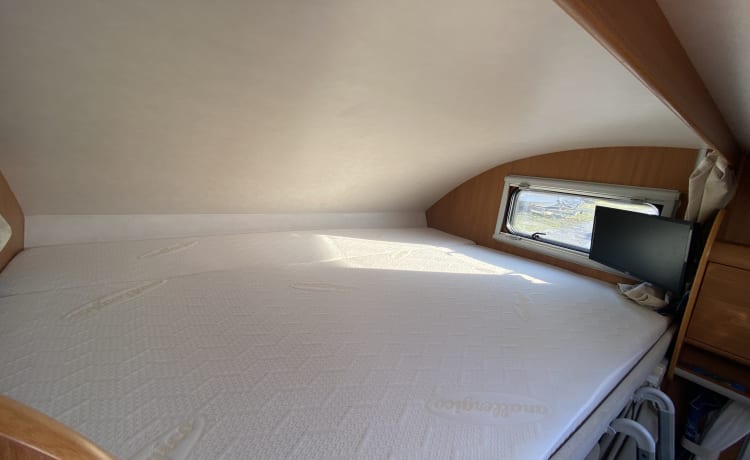 Cel4night – Camper mansardato a 7 posti