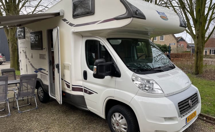 Luxe & complete 4-6 persoons camper.