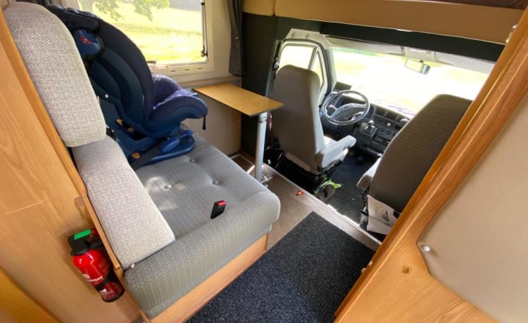 Super spacious, fresh and cozy 5 p alcove camper