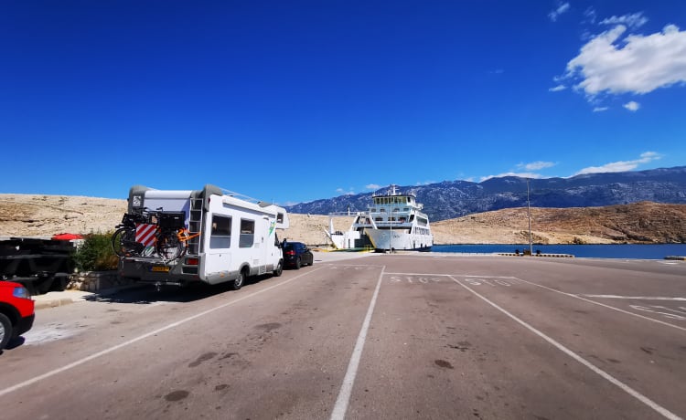 Camping-car familial jusqu'à 6 personnes pour de belles vacances !