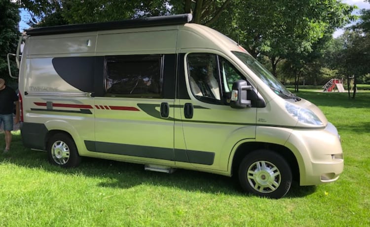 Buscamper Adria Van Twin Active