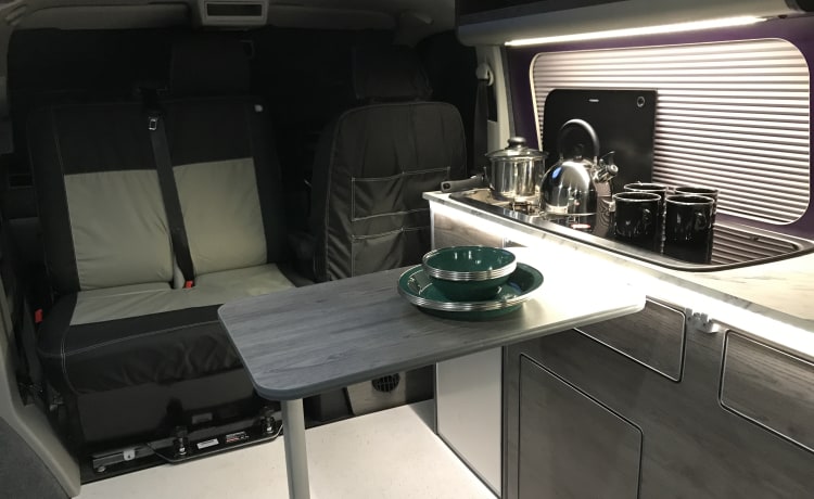 VW Campervan 4 Couchettes