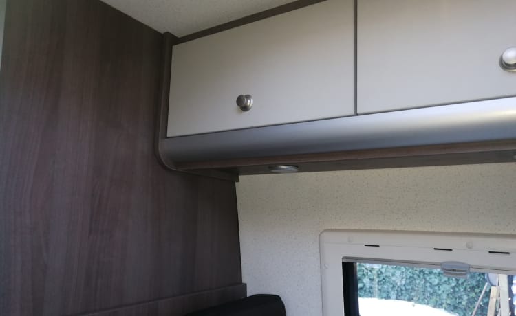 Lela | Peugeot Boxer 2 persoons camperbus