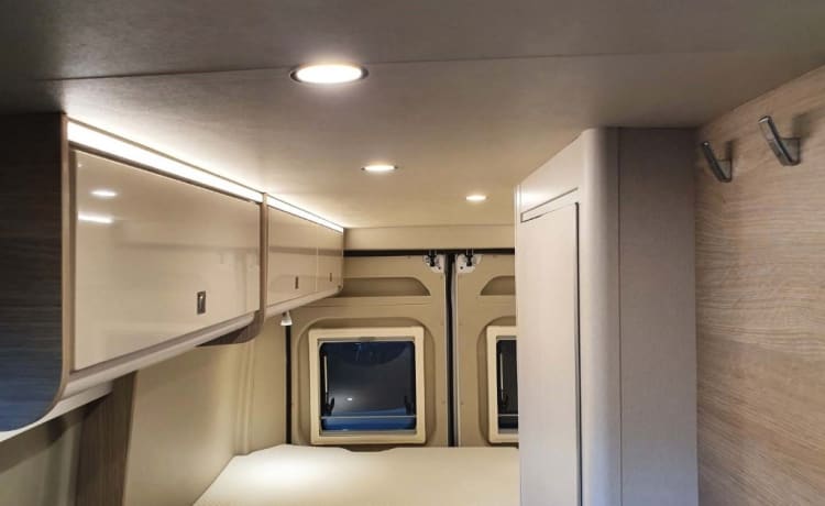 Den Burt – Brand new 4pers Burstner Bus Camper