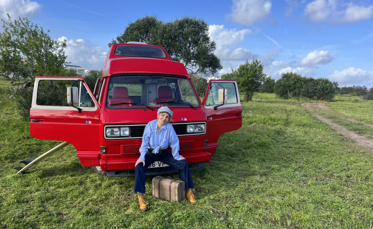 Rent a Campervan Blue CLassics ‘s Volkswagen T3  red