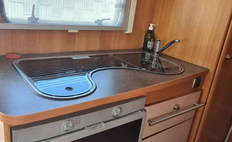 Sam – Clean and cozy motorhome