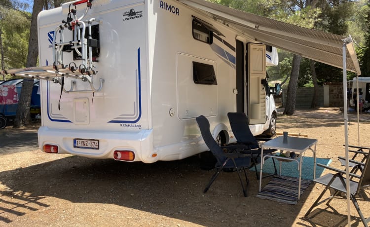 Spacious family camper