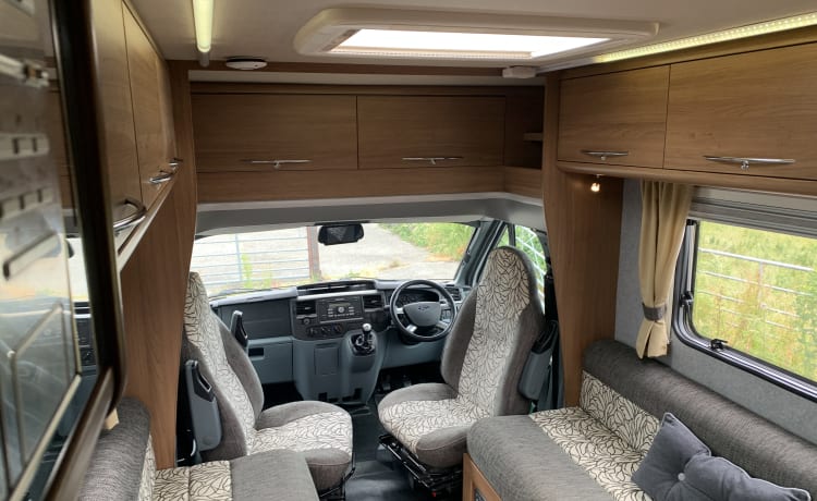 Tilly The Tardis – Autotrail 2014 2 places, spacieux et confortable