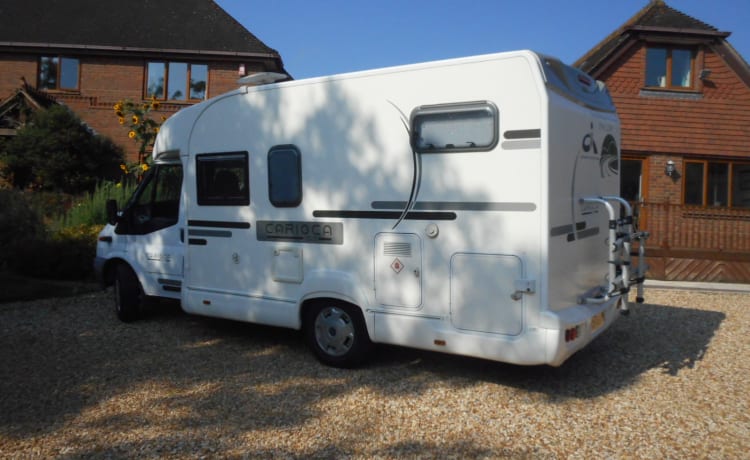 EASY 8 MOTORHOME HIRE JUST TURN UP AND GO