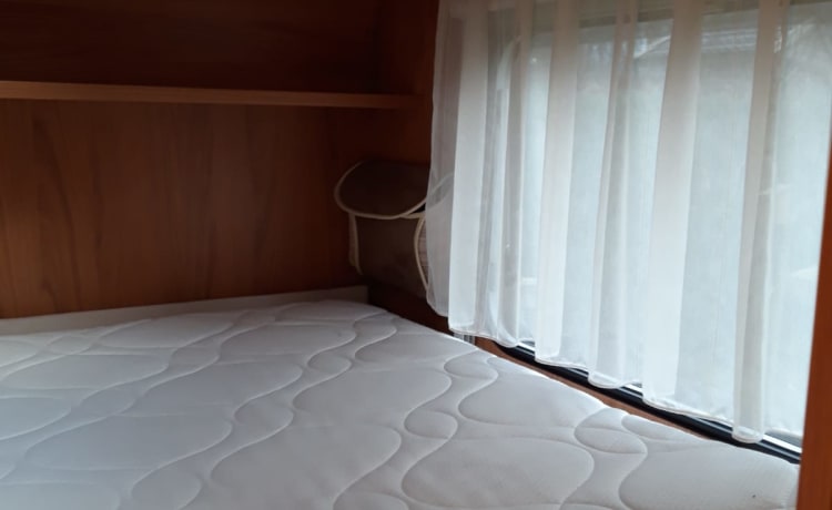 SPACIOUS LUXURY EQUIPPED CAMPER 2008