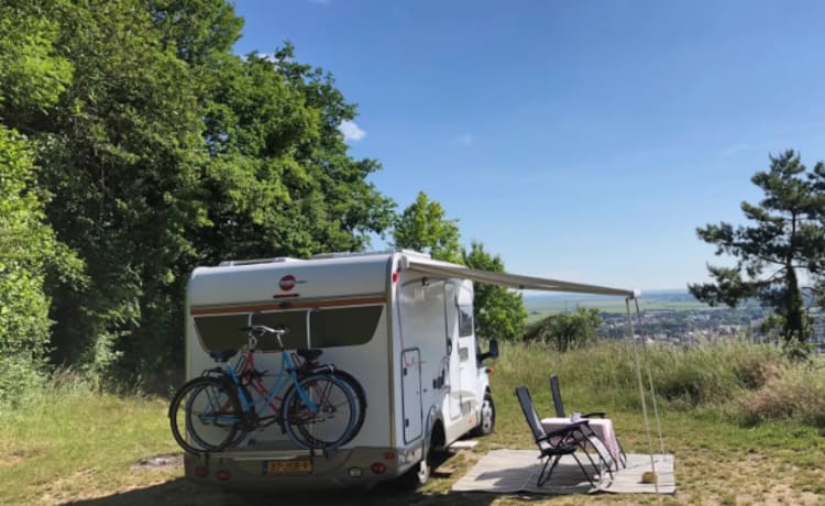 Camping-car de luxe avec toutes les commodités