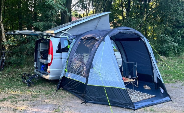 Mercedes-Benz campervan uit 2007