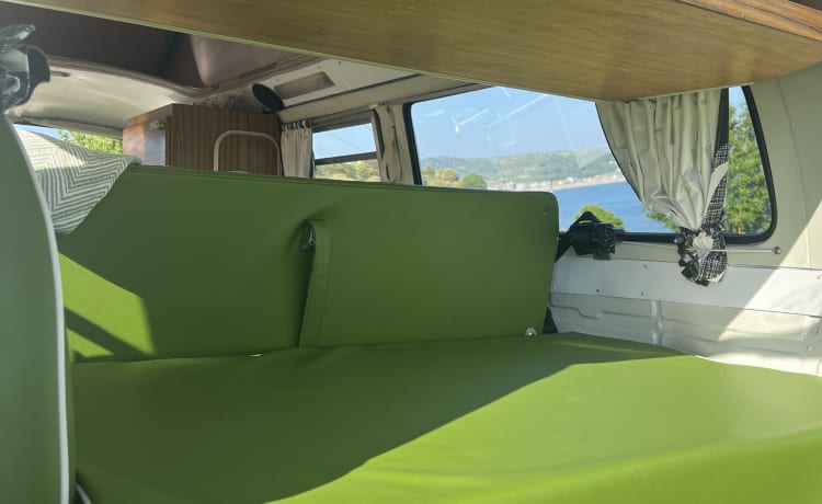 Olive – „Olive“ VW T2 Westfalia 1973 Wohnmobil