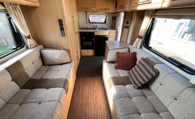 Elsie – Luxury motorhome includes insurance and breakdown 