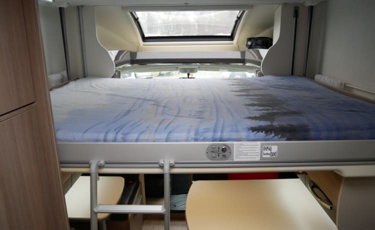 Challenger Genesis 256, semi integrale, 6 posti letto, 7 posti!!