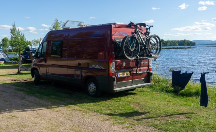 Geräumiger Fiat-Wohnmobil für 2 Personen (+Kind).