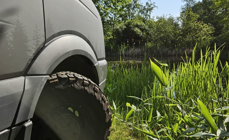 Off-grid adventure VW Crafter 