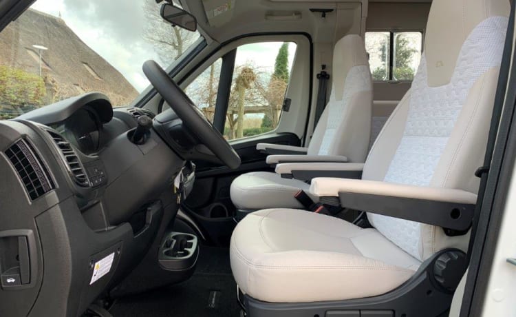 4er Adria Mobil Matrix 670 DC Teilintegrierter ab 2022