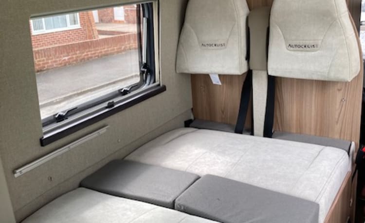 Victor – Fiat Ducato Autosleeper, comfort and convenience for great family tours